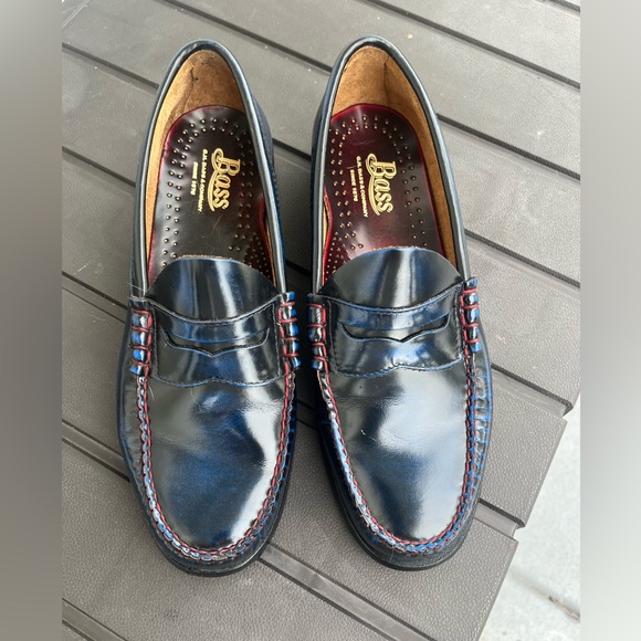 Bass Women's Navy Loafers with red stitching - Picture 1 of 8